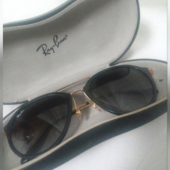 Ray-Ban Accessories - ❤️❤️Ray Bans Sunglasses for women